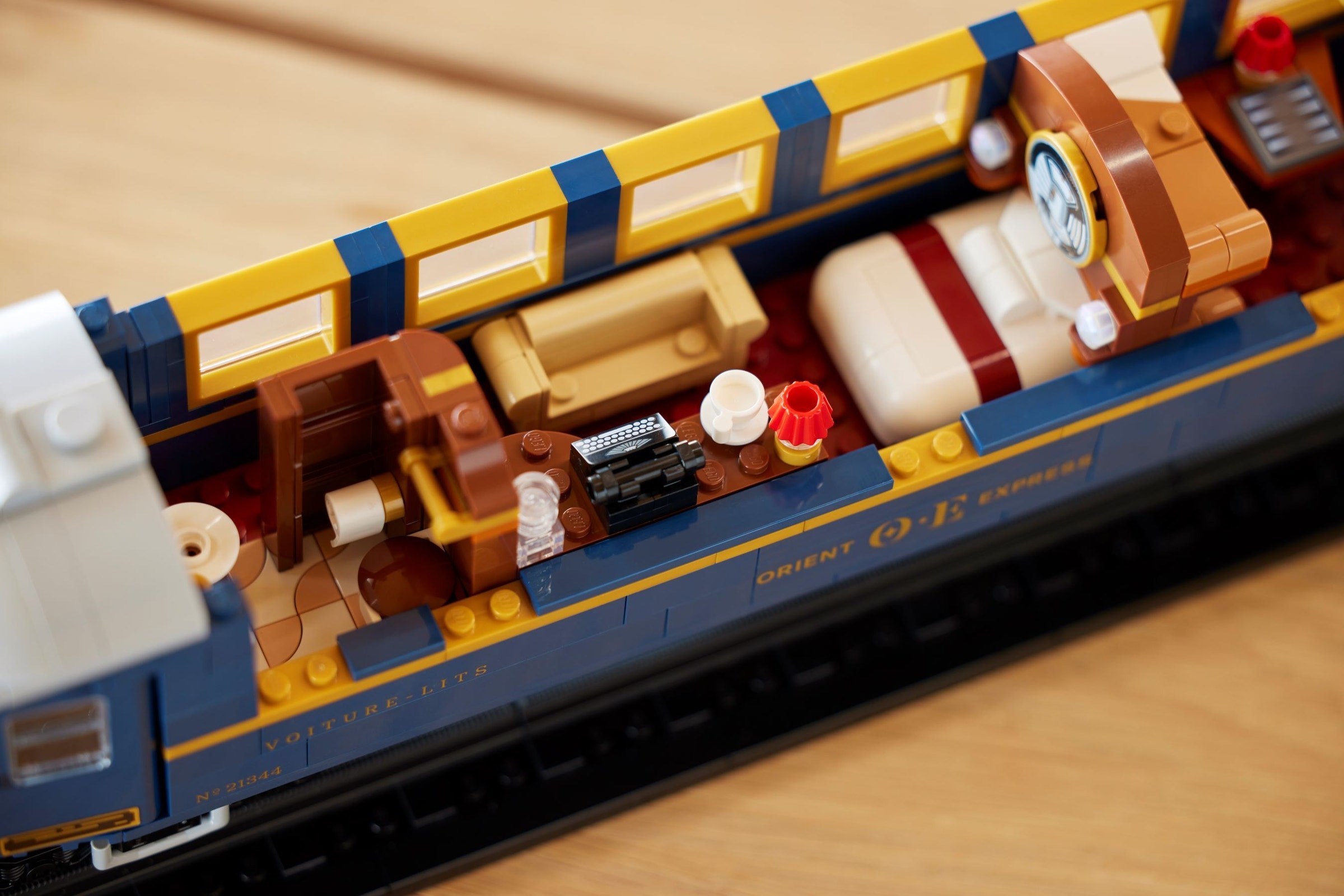21344-1 - The Orient Express Train