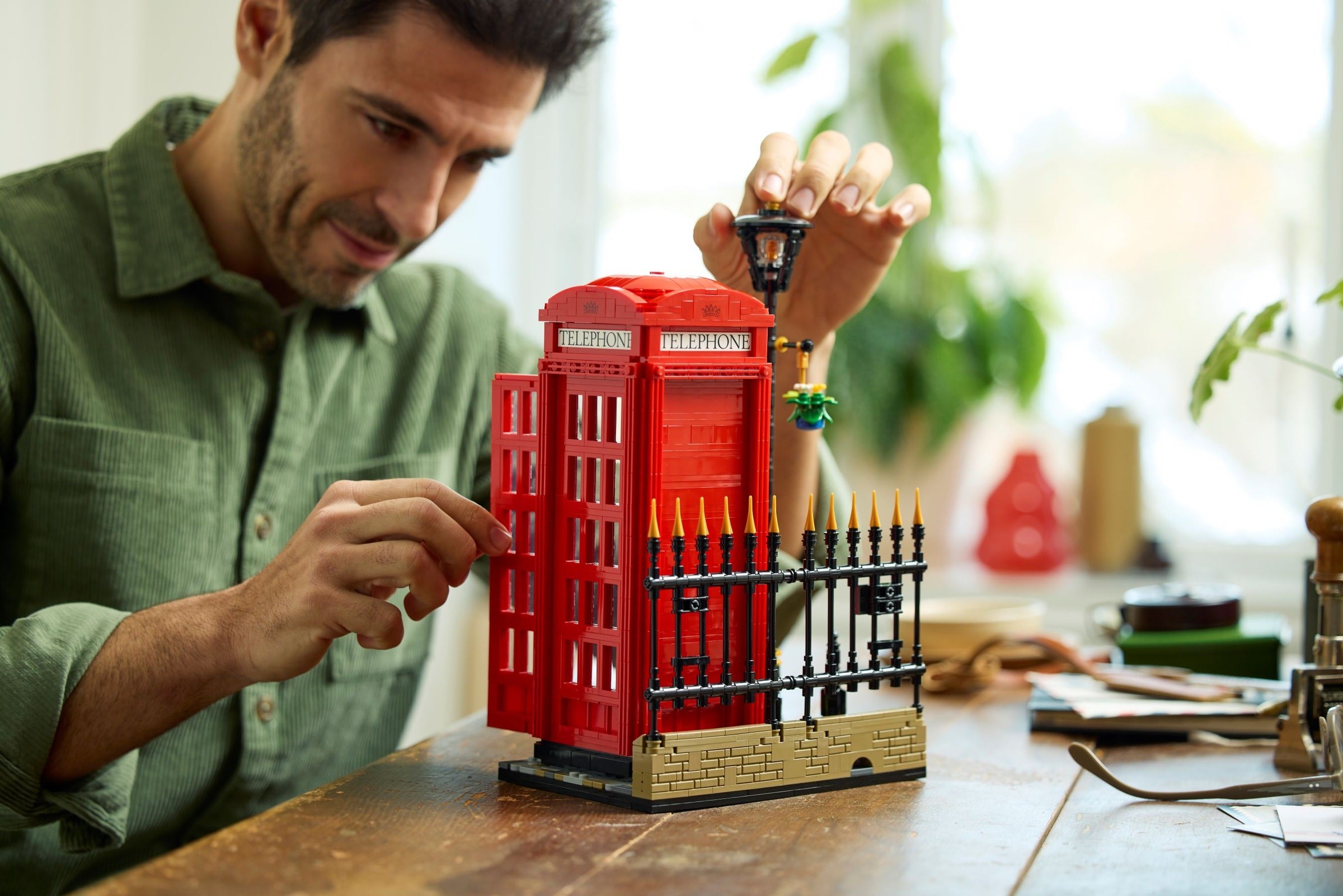 21347-1 - Red London Telephone Box