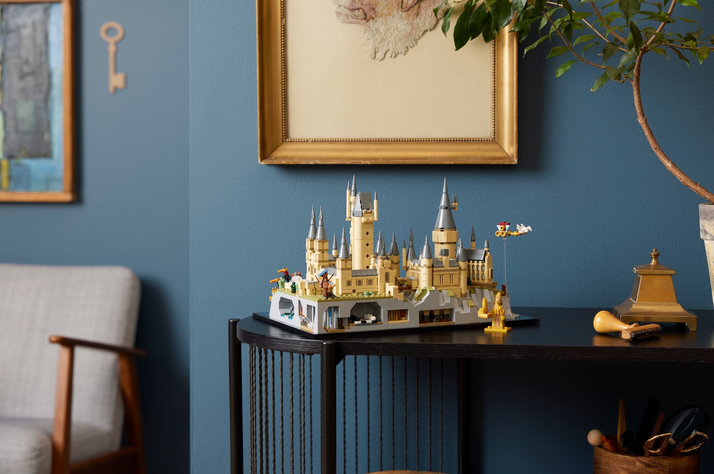 76419-1 - Hogwarts Castle and Grounds