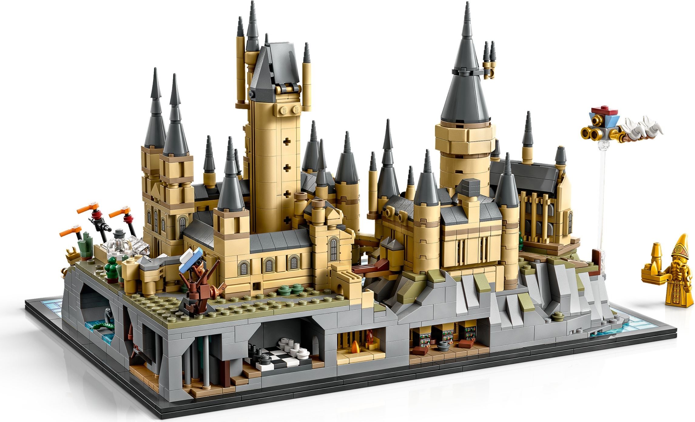 76419-1 - Hogwarts Castle and Grounds