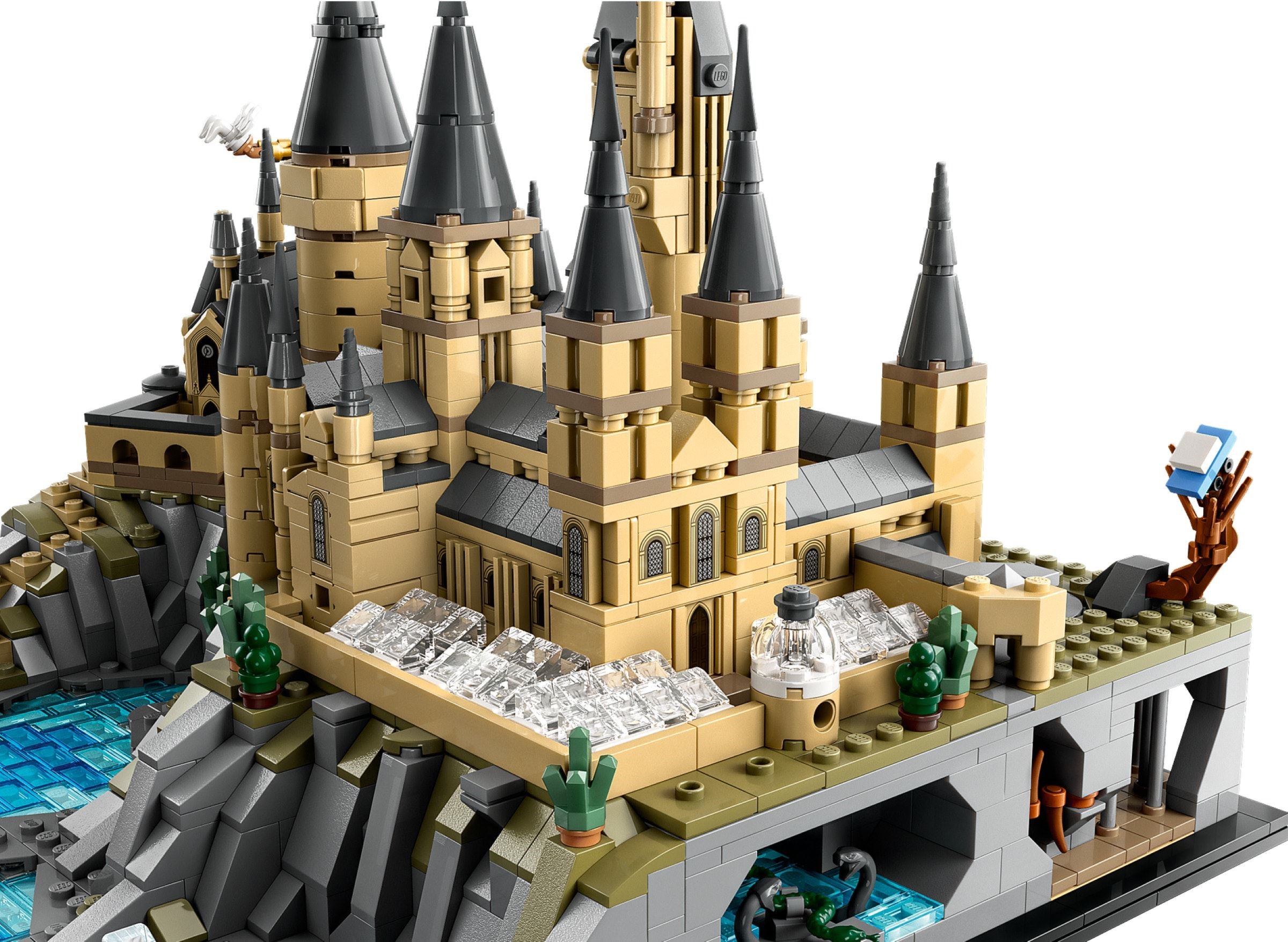 76419-1 - Hogwarts Castle and Grounds