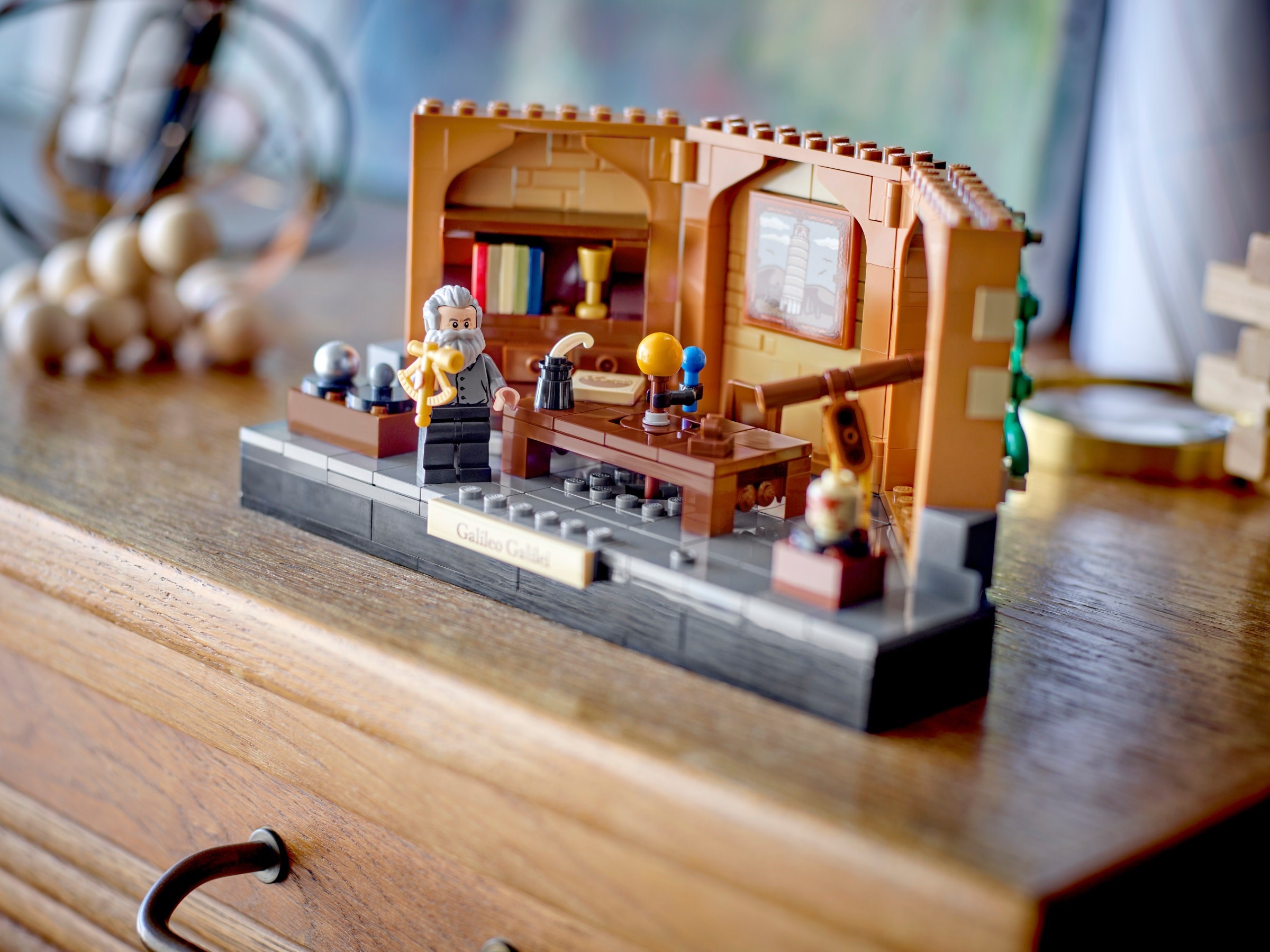 Additional photo of brand new factory sealed LEGO Ideas Tribute to Galileo Galilei set 40595.
