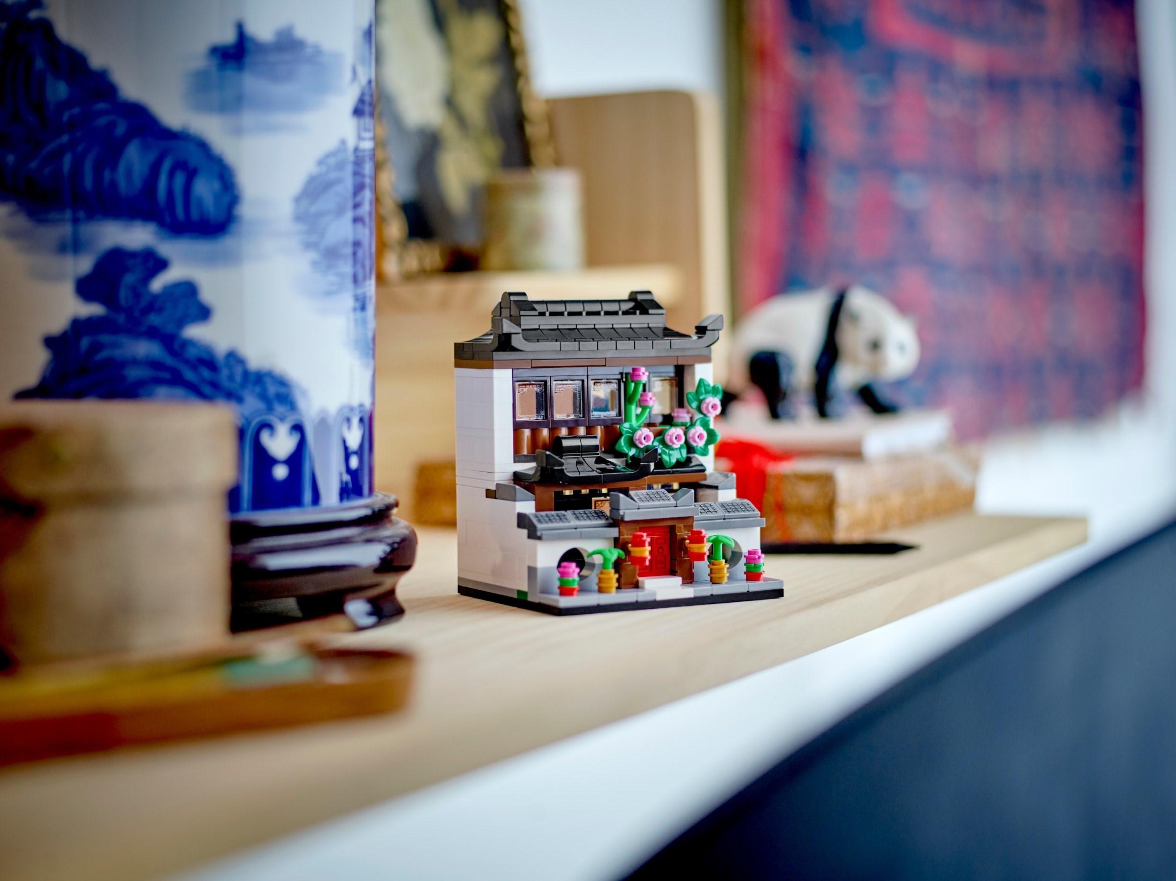 Additional photo of brand new factory sealed LEGO Promotional Houses of the World 4 set 40599.