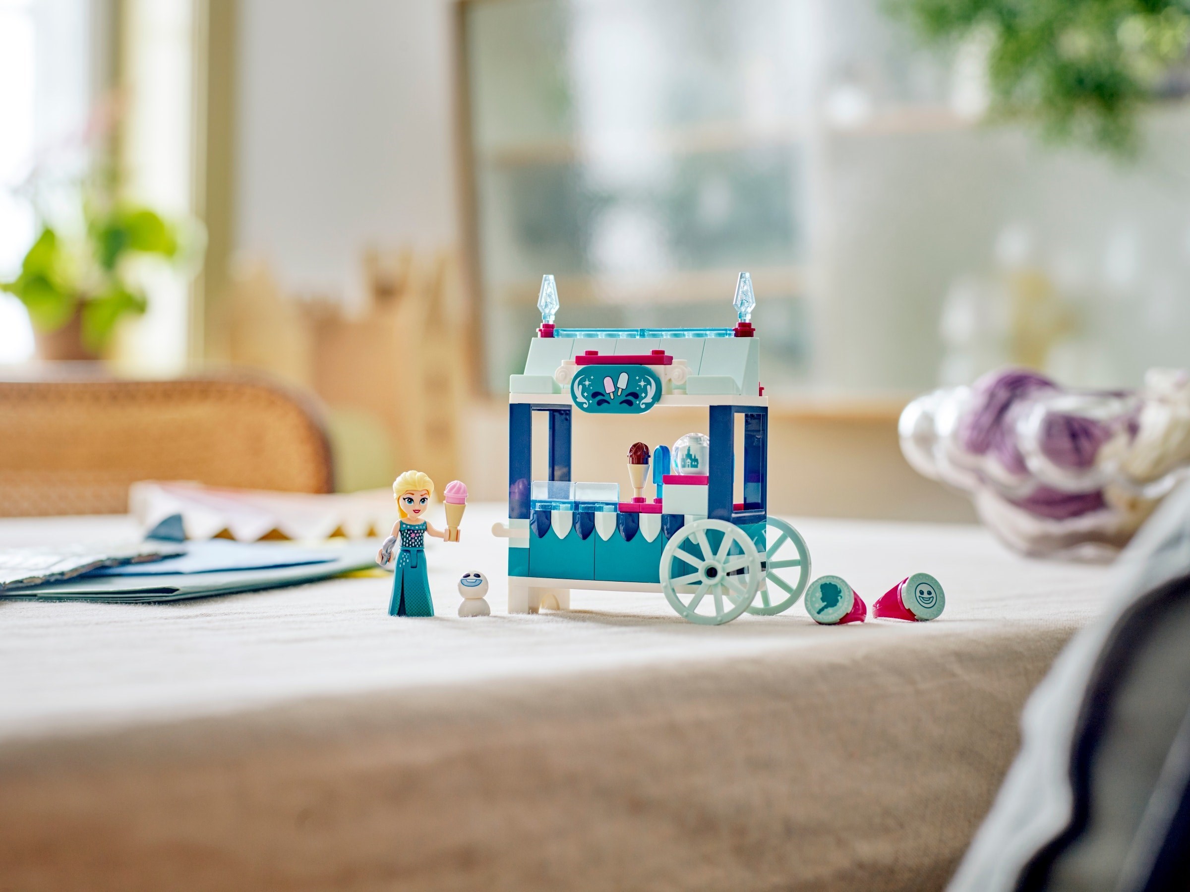 43234-1 - Elsa's Frozen Treats