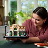 Additional photo of brand new factory sealed LEGO Icons French Café set 10362.