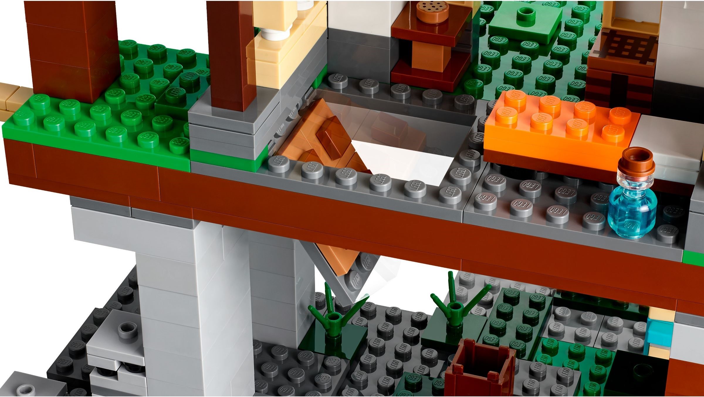 Additional photo of brand new factory sealed LEGO Minecraft The Training Grounds set 21183.