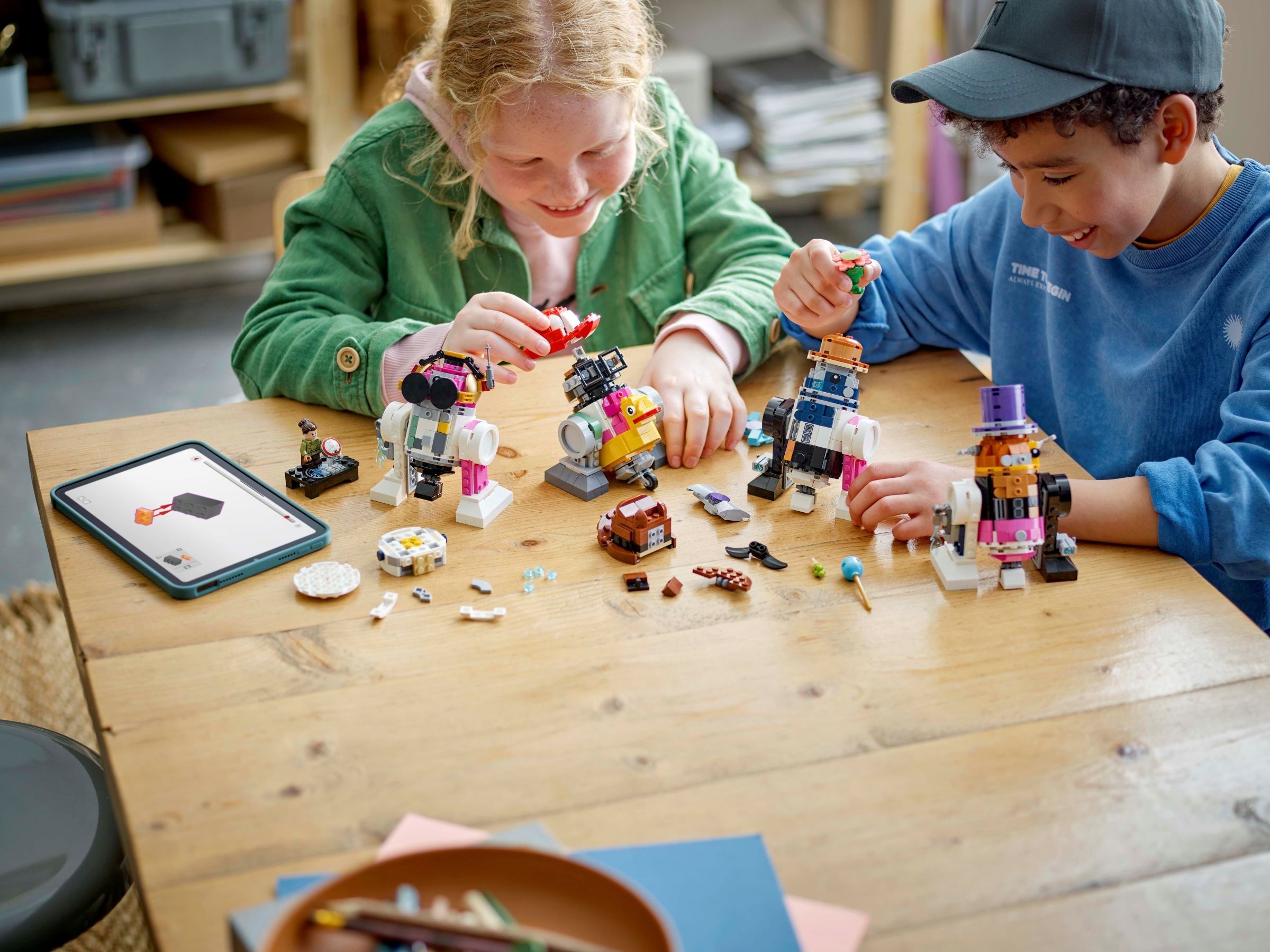 75392-1 - Creative Play Droid Builder