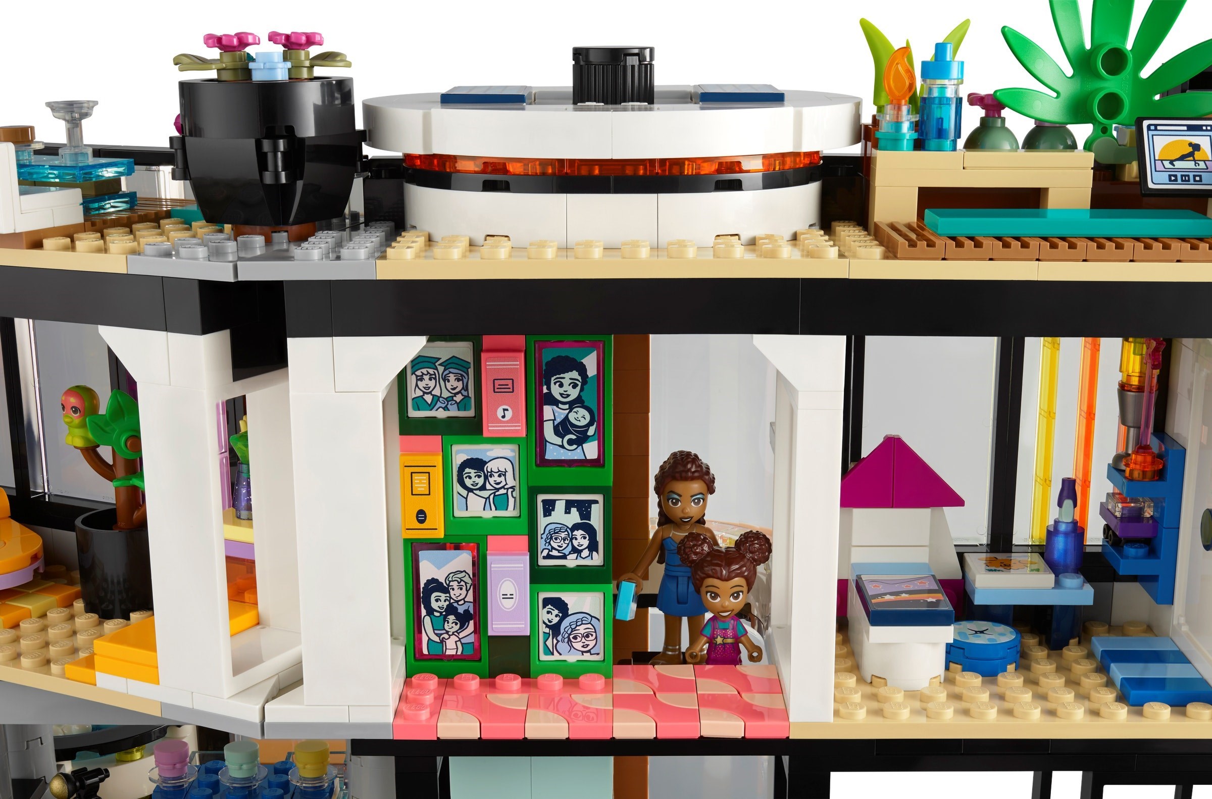 42639-1 - Andrea's Modern Mansion