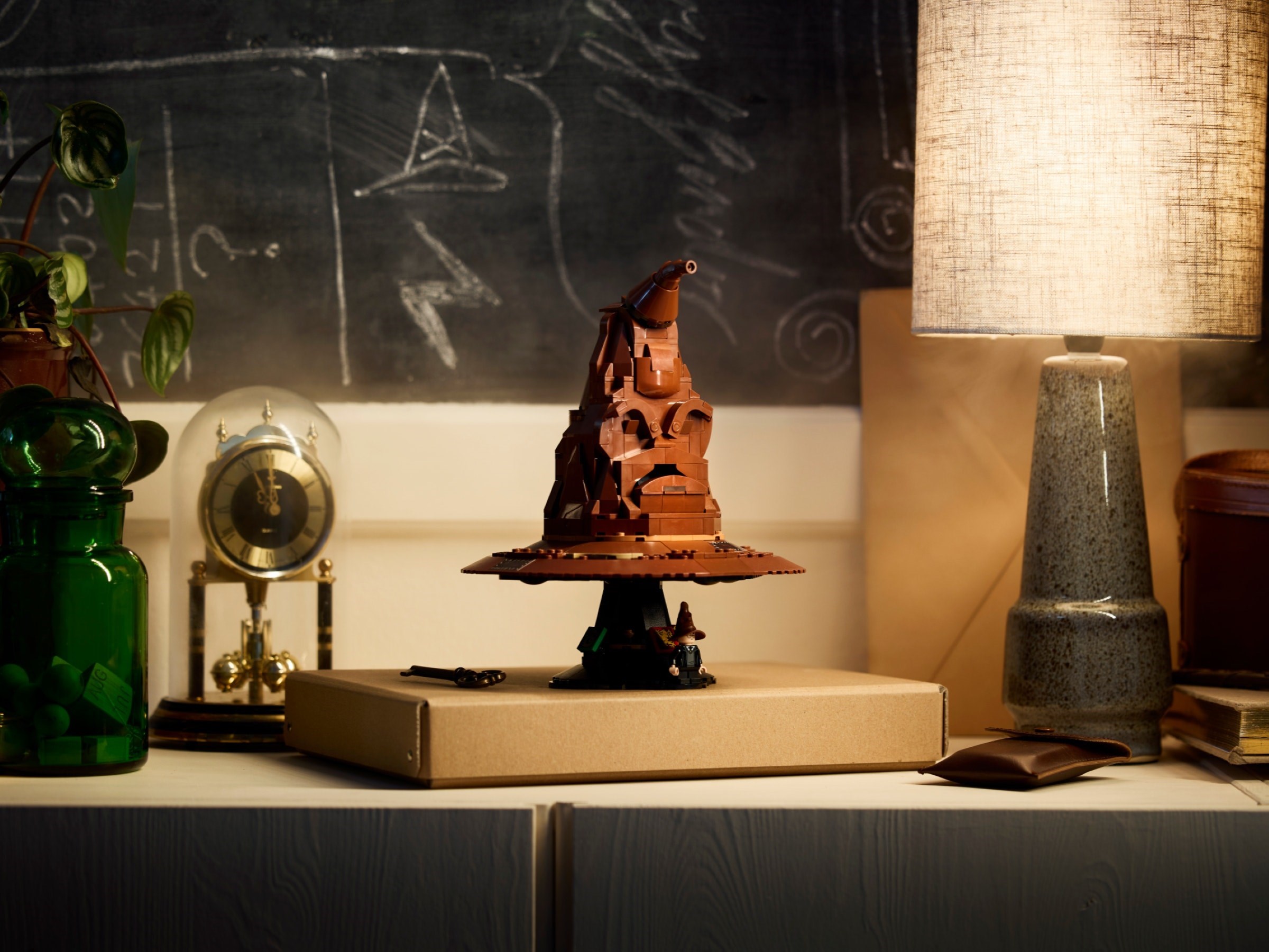76429-1 - Talking Sorting Hat