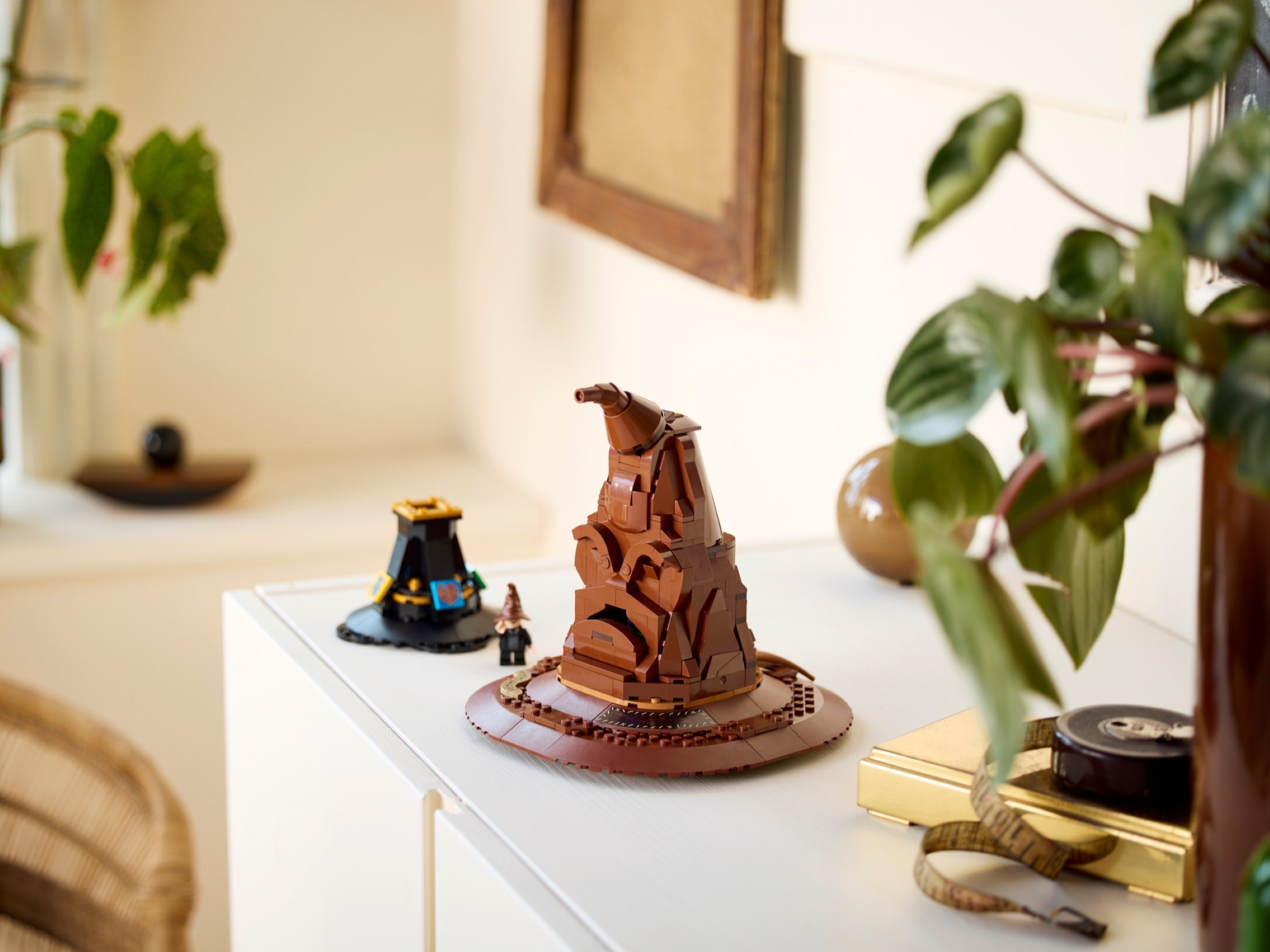 76429-1 - Talking Sorting Hat