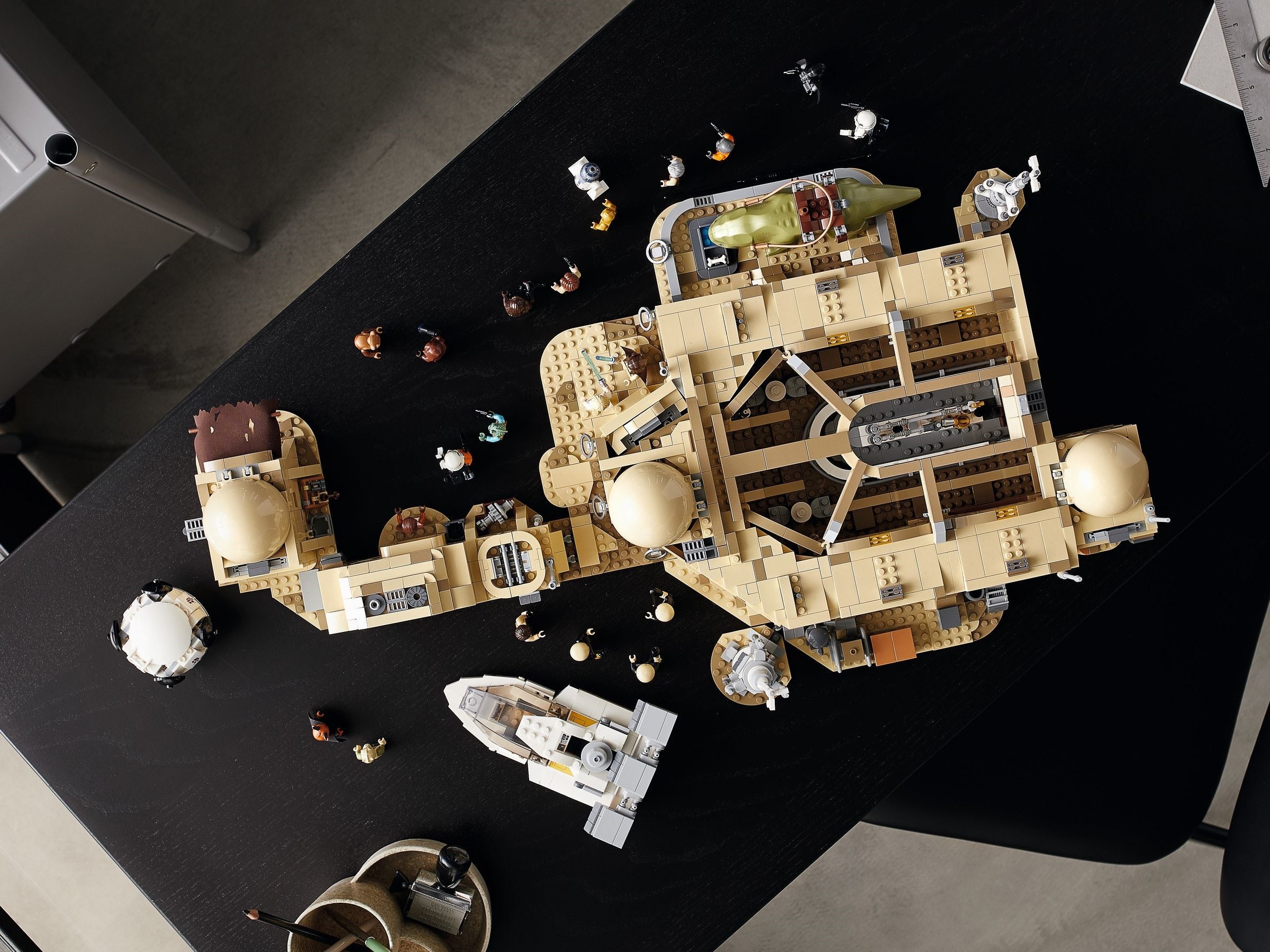 75290-1 - Mos Eisley Cantina