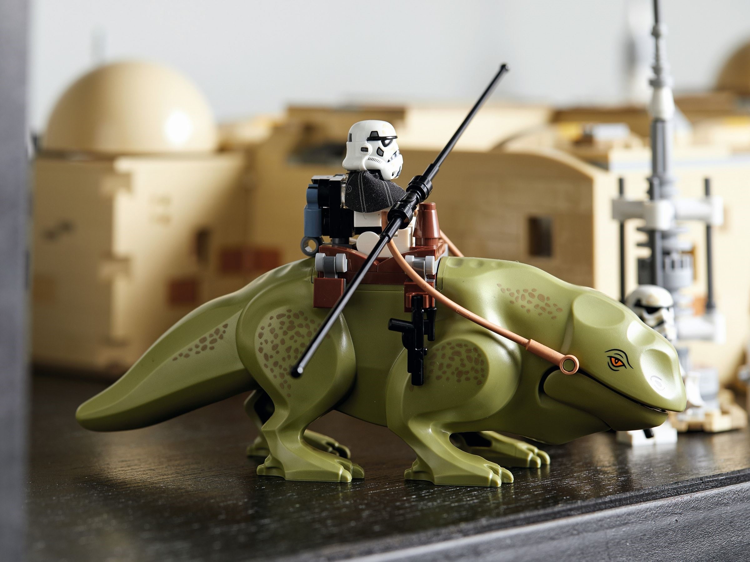 75290-1 - Mos Eisley Cantina