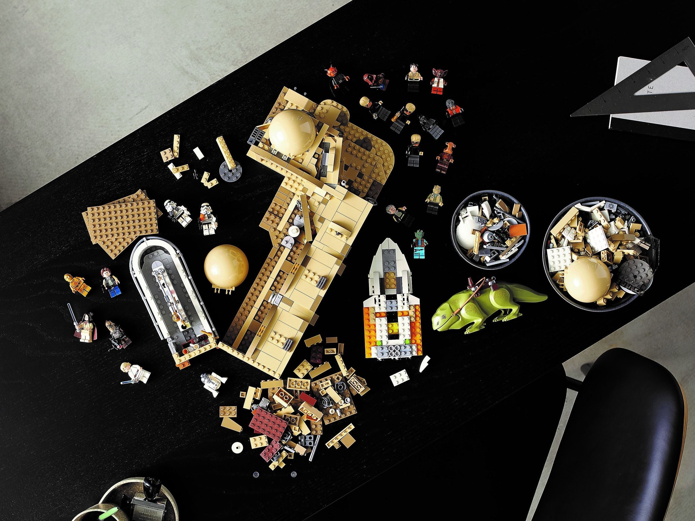 75290-1 - Mos Eisley Cantina