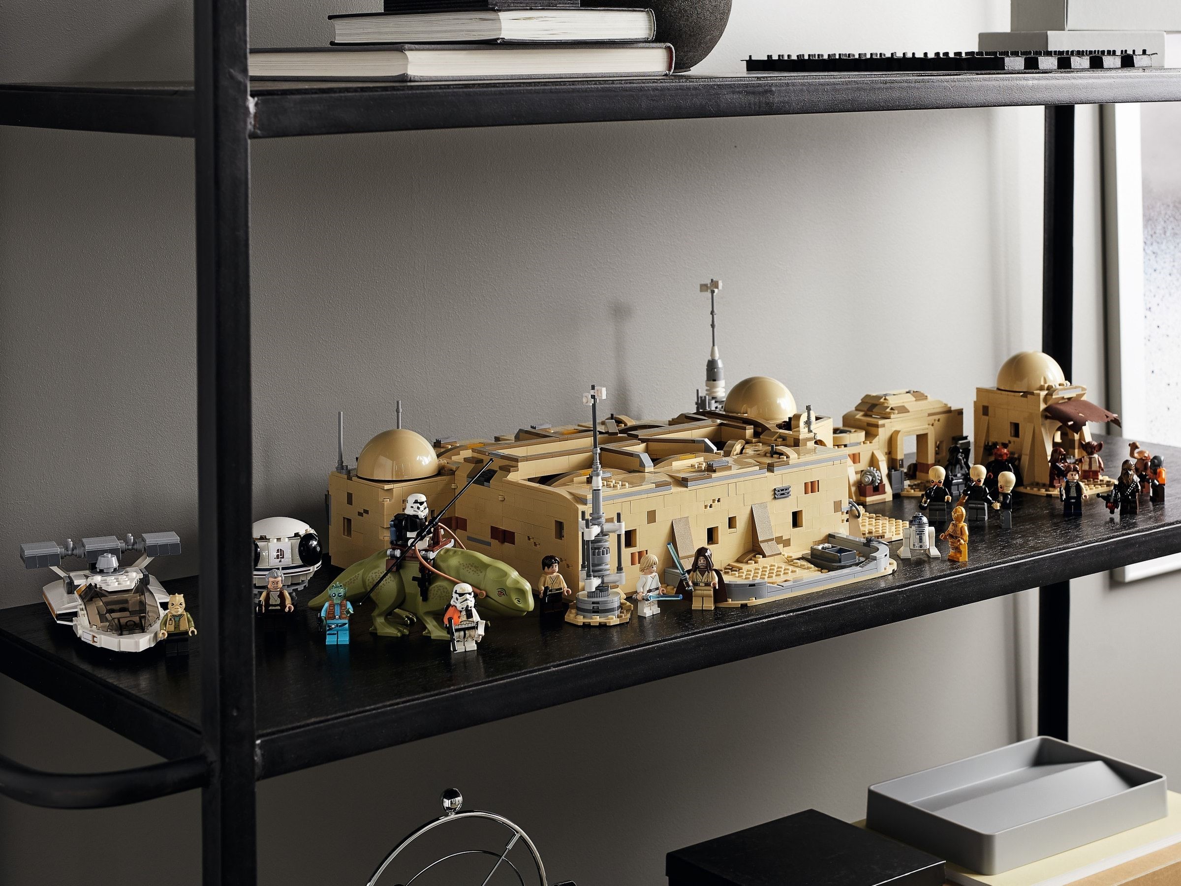 75290-1 - Mos Eisley Cantina