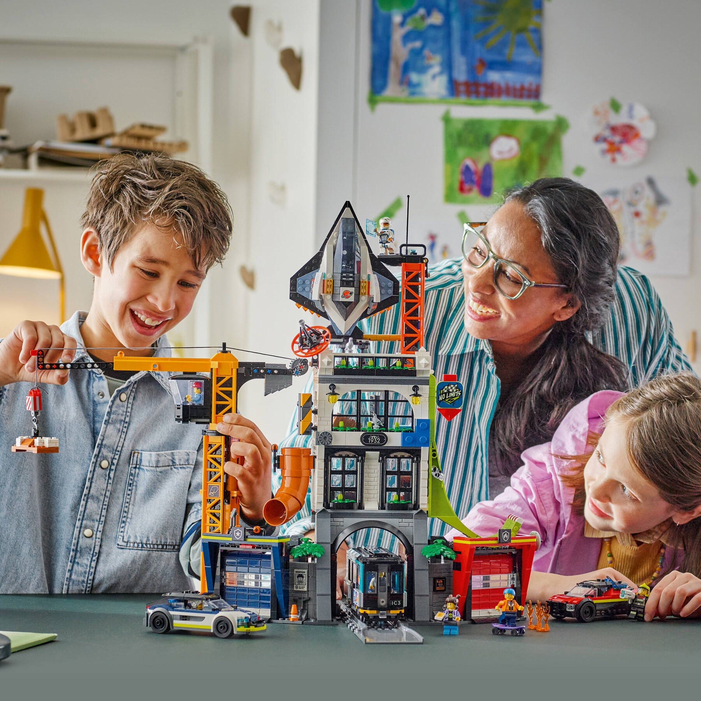 Additional photo of brand new factory sealed LEGO The City Tower set 60473.