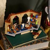 Additional photo of brand new factory sealed LEGO Promotional Tribute to Leonardo da Vinci set 40902.
