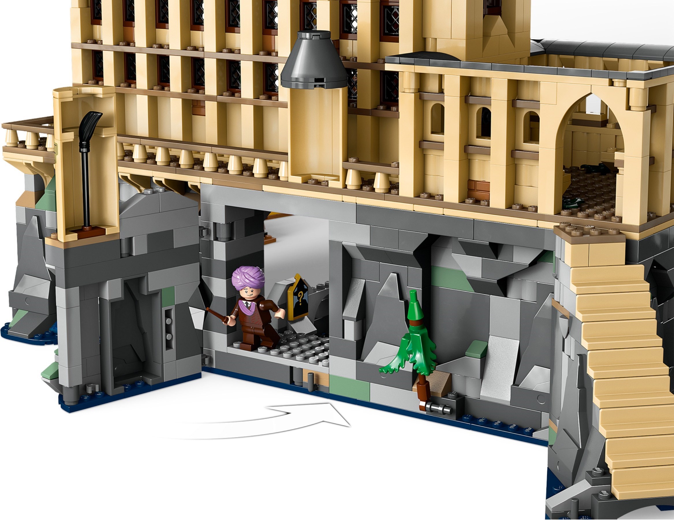 Additional photo of brand new factory sealed LEGO Harry Potter Hogwarts Castle: The Great Hall set 76435.