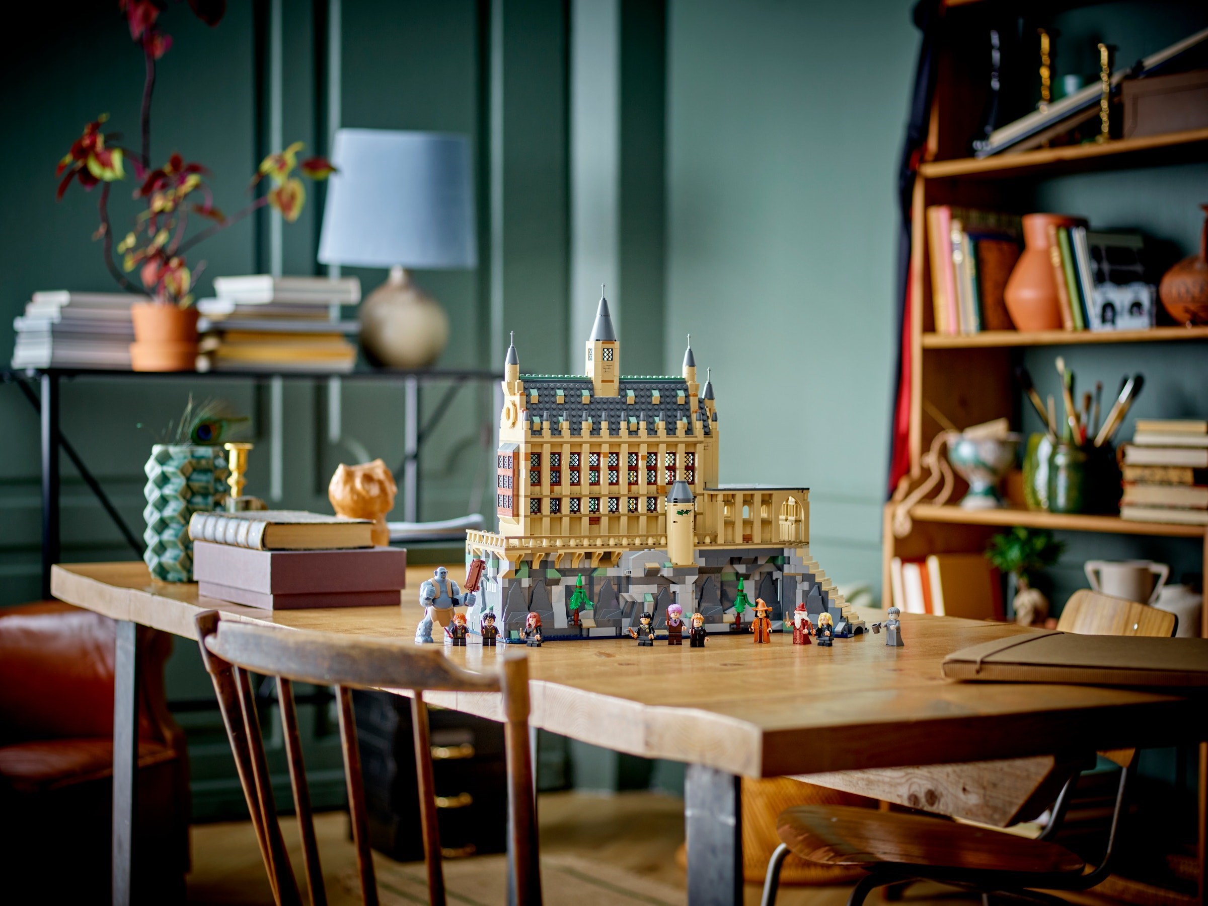 Additional photo of brand new factory sealed LEGO Harry Potter Hogwarts Castle: The Great Hall set 76435.