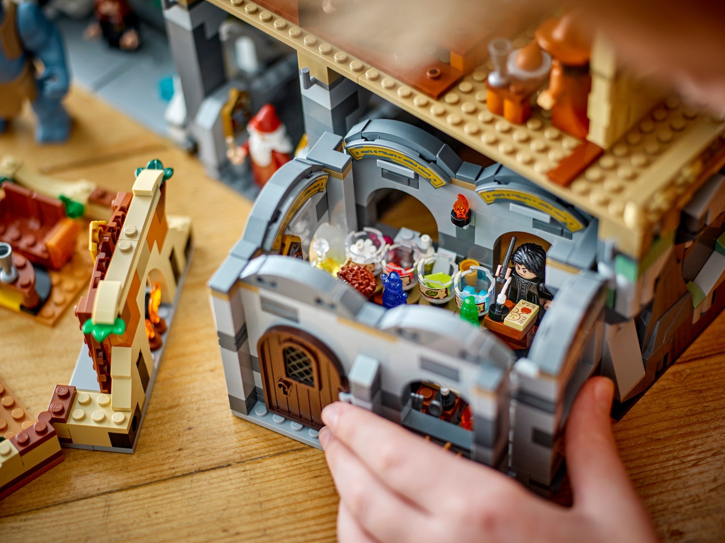 Additional photo of brand new factory sealed LEGO Harry Potter Hogwarts Castle: The Great Hall set 76435.
