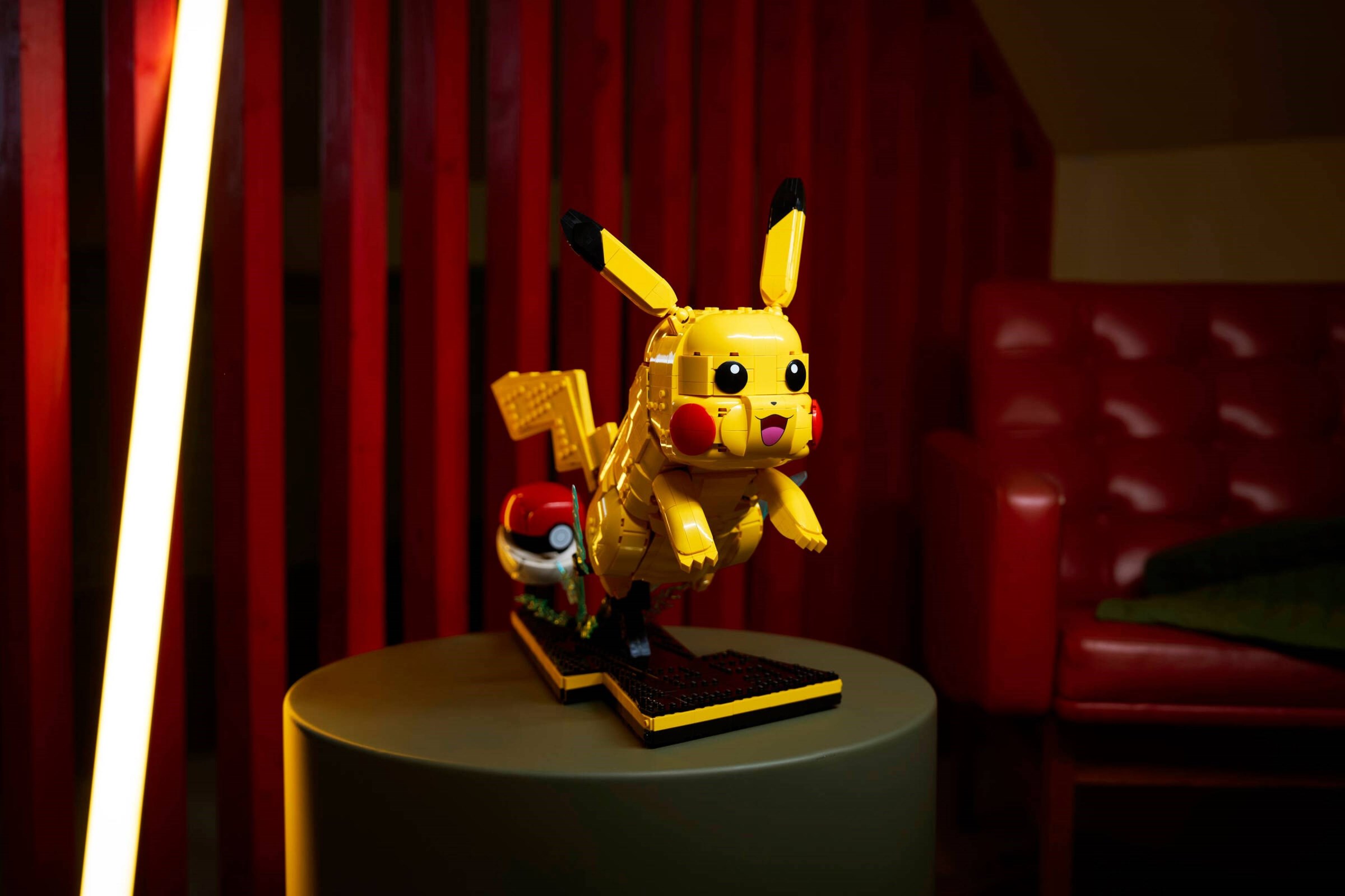 Additional photo of brand new factory sealed LEGO Pokémon Pikachu and Poké Ball set 72152.