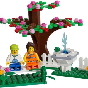 Brand new factory sealed LEGO Seasonal Springtime Scene set 40052 original box front view.