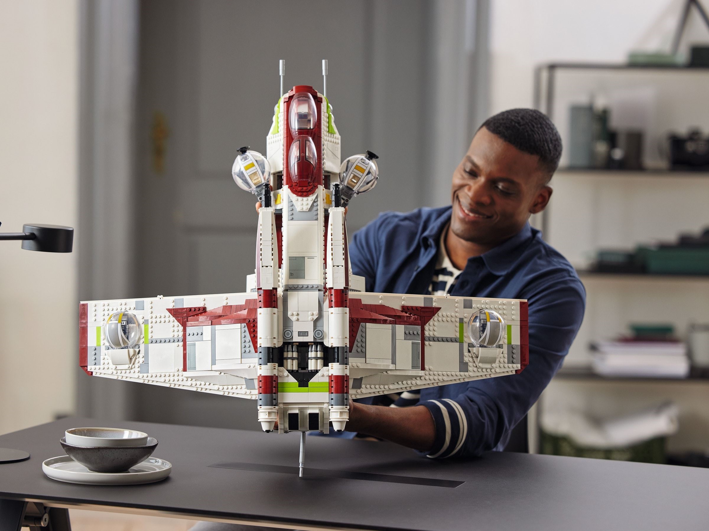 Additional photo of brand new factory sealed LEGO Star Wars Republic Gunship set 75309.