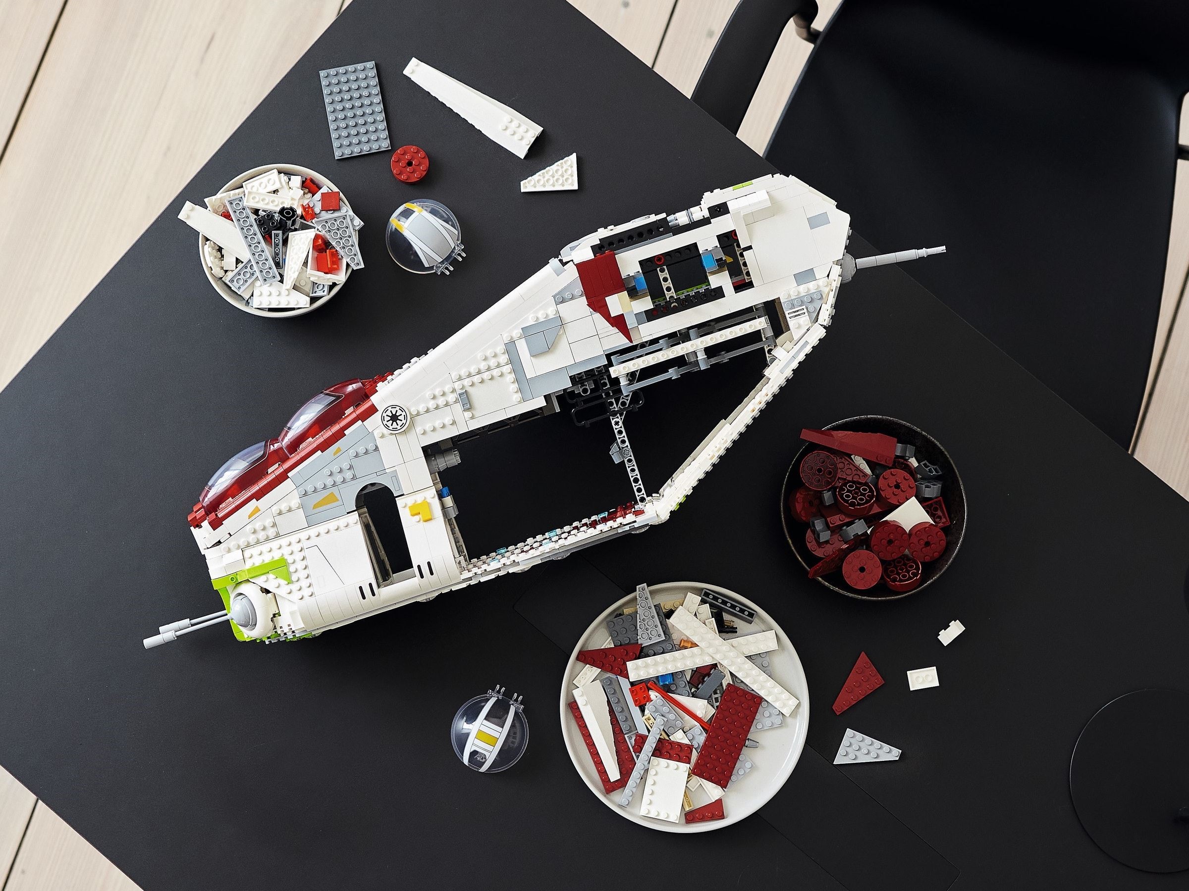 Additional photo of brand new factory sealed LEGO Star Wars Republic Gunship set 75309.