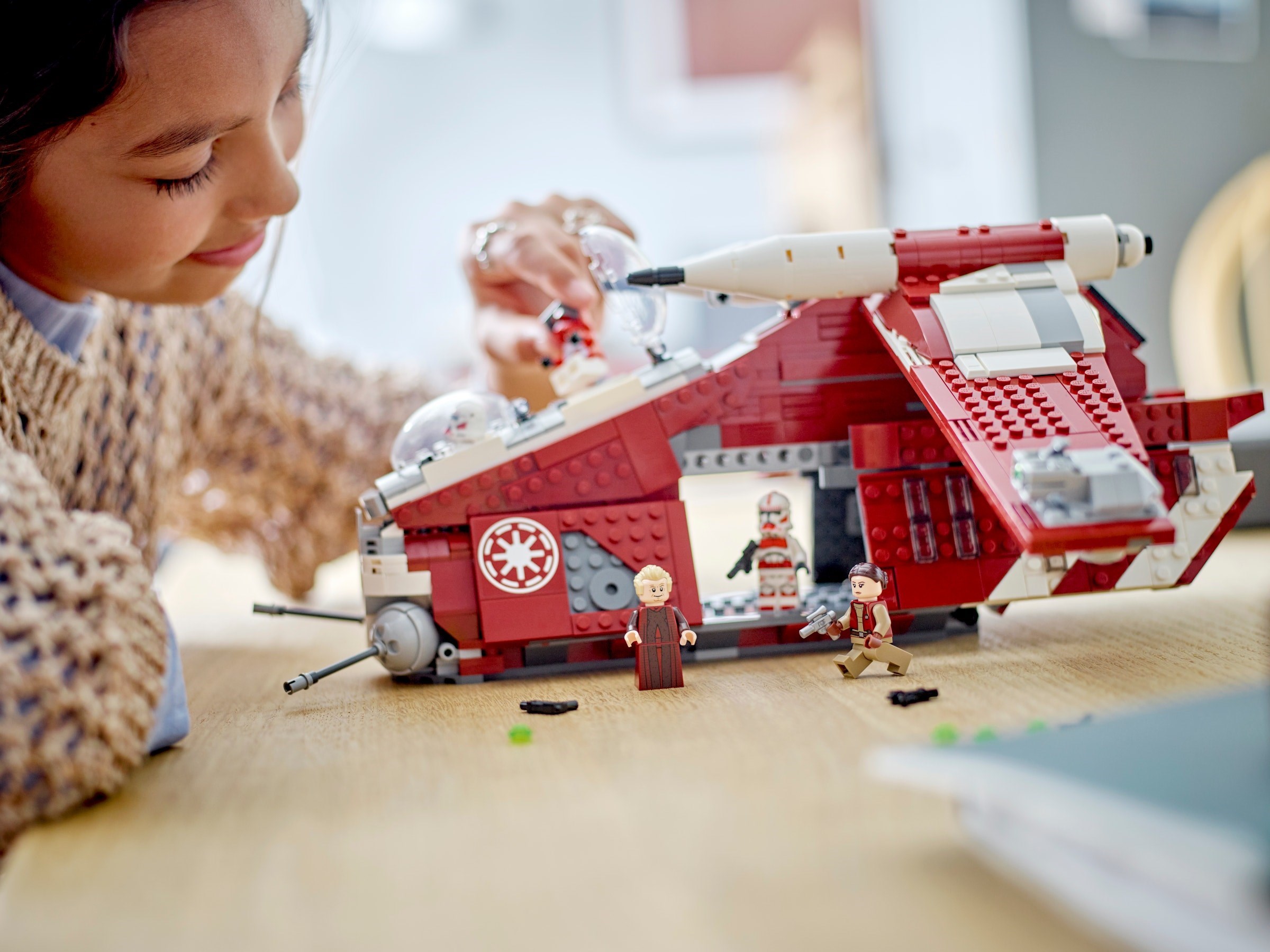 Additional photo of brand new factory sealed LEGO Star Wars Coruscant Guard Gunship set 75354.